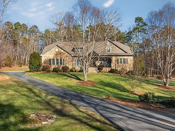 2nd image of 1310 Kilkenny Ln