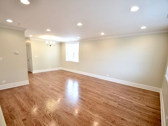 3rd image of 6427 N Albany Ave #3