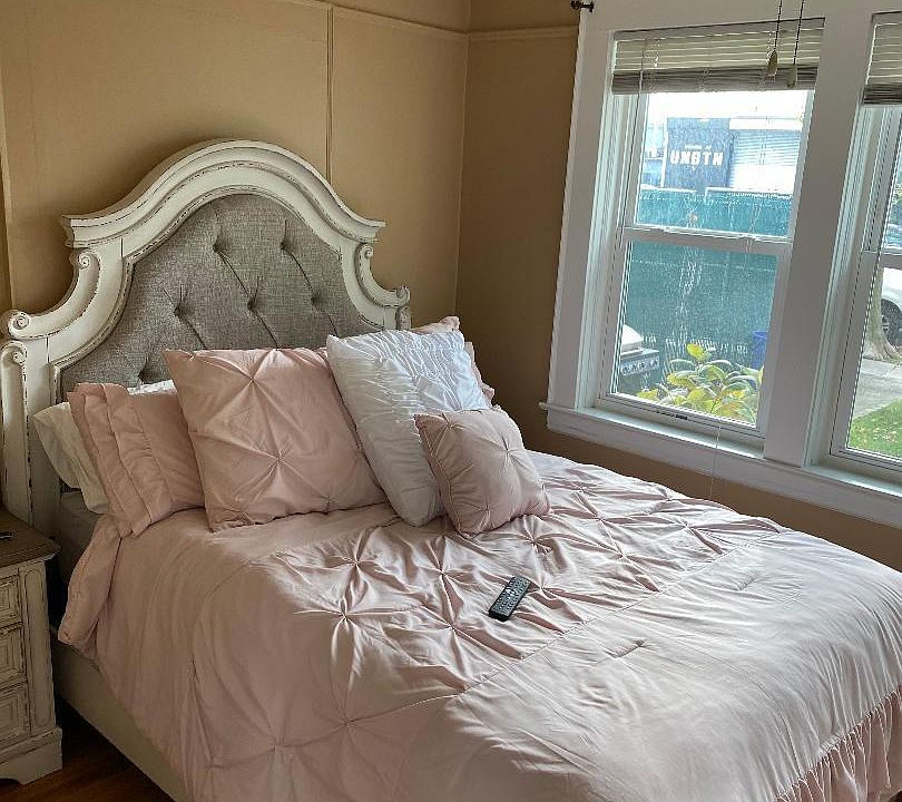 1st image of 283 Greeley Ave