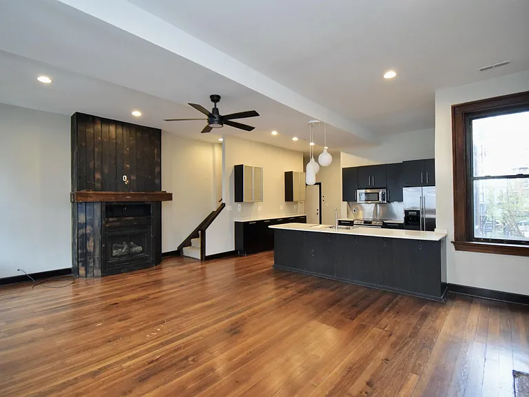 522 E 12th St #1 — Photo 23