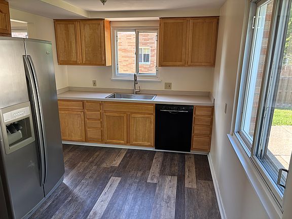 5th image of 4993 Robinhood Dr