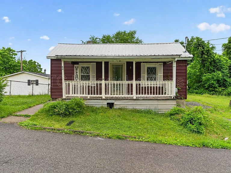 44 Holbert Ave — Photo 6