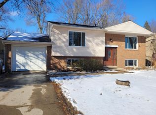 1739 Hamlet Dr, Ypsilanti, MI 48198
