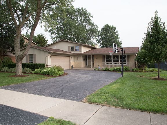 2nd image of 907 W Tanglewood Dr