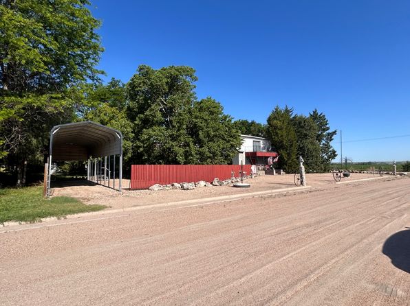 212 N Powell St, Palisade, NE 69040