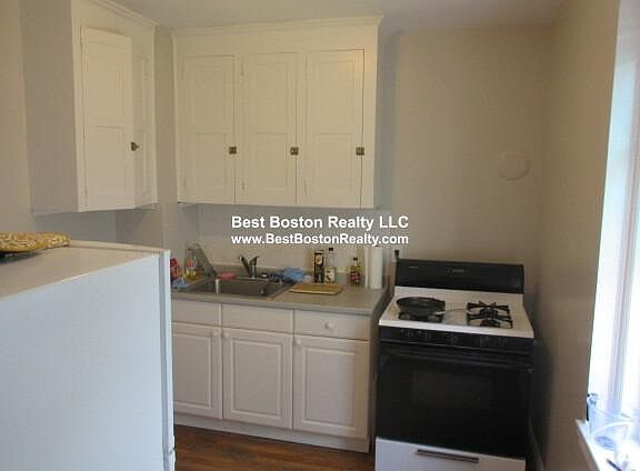 4th image of 119 College Ave #120