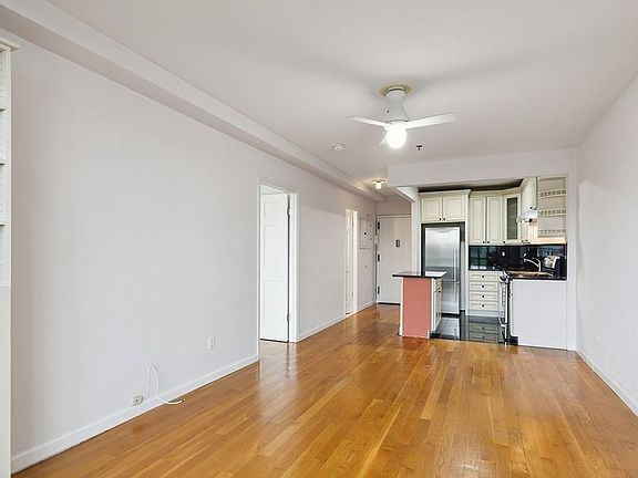 4th image of 239 W 135th St #5B