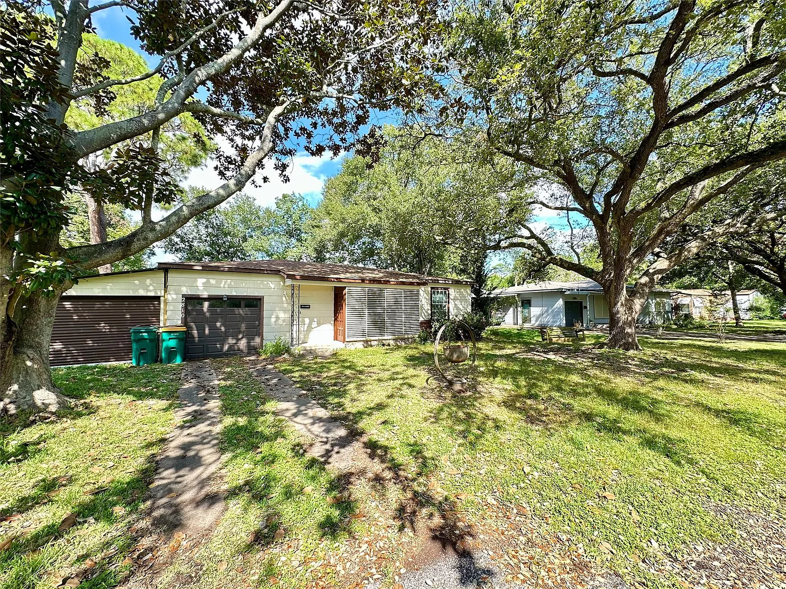 3 bed, 1.0 bath, 1320 sqft, $1,500 — Photo 3