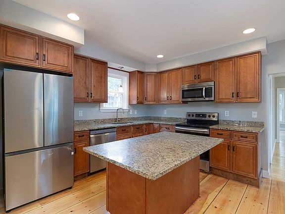 2nd image of 5 Irving St