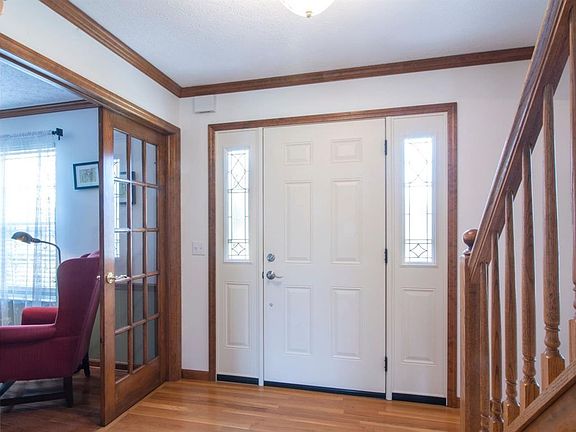3rd image of 6581 Willow Dale Ct