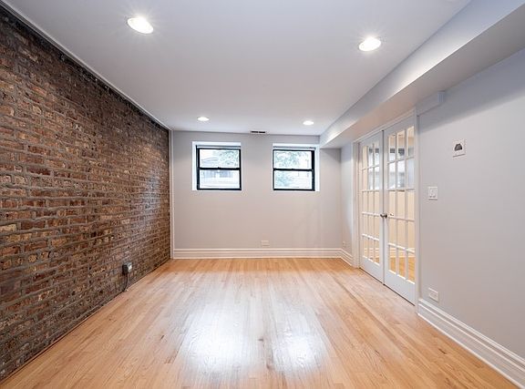 3rd image of 1354 W Bryn Mawr Ave APT G