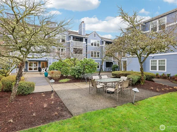 3935 226th Place SE #207, Issaquah, WA 98029