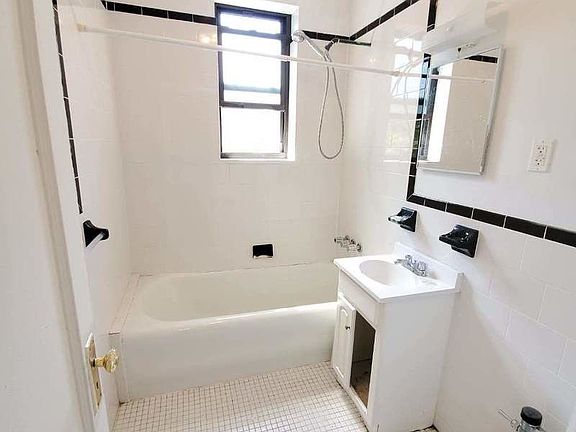 4th image of 724 E 27th St #4MA