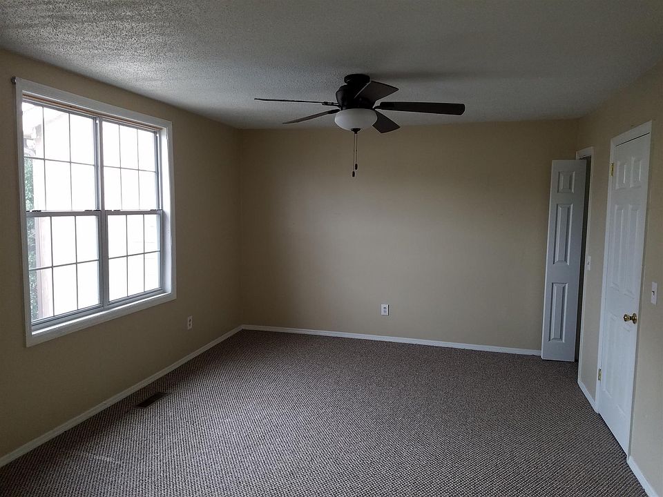 2nd image of 928 Coarsey Dr