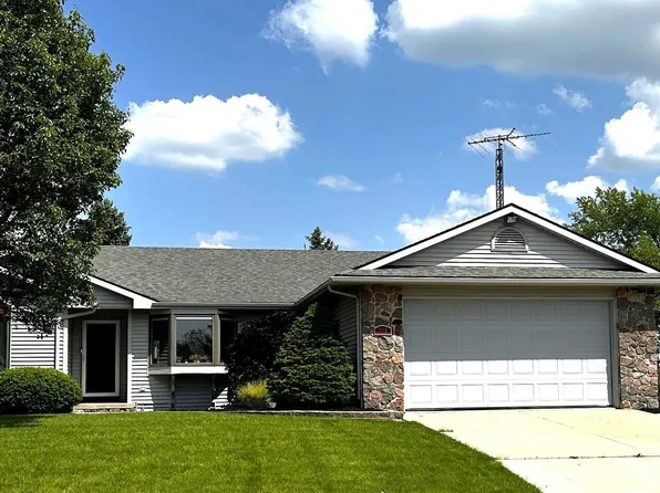 305 Deborah Dr, Fremont, IN 46737