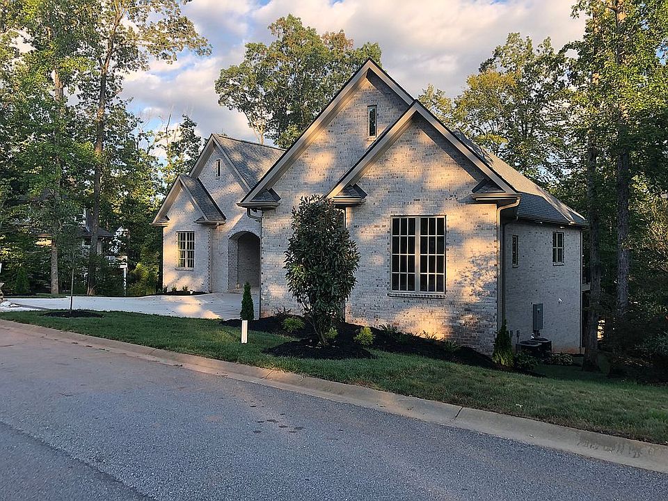 2nd image of 256 Abenaki Way
