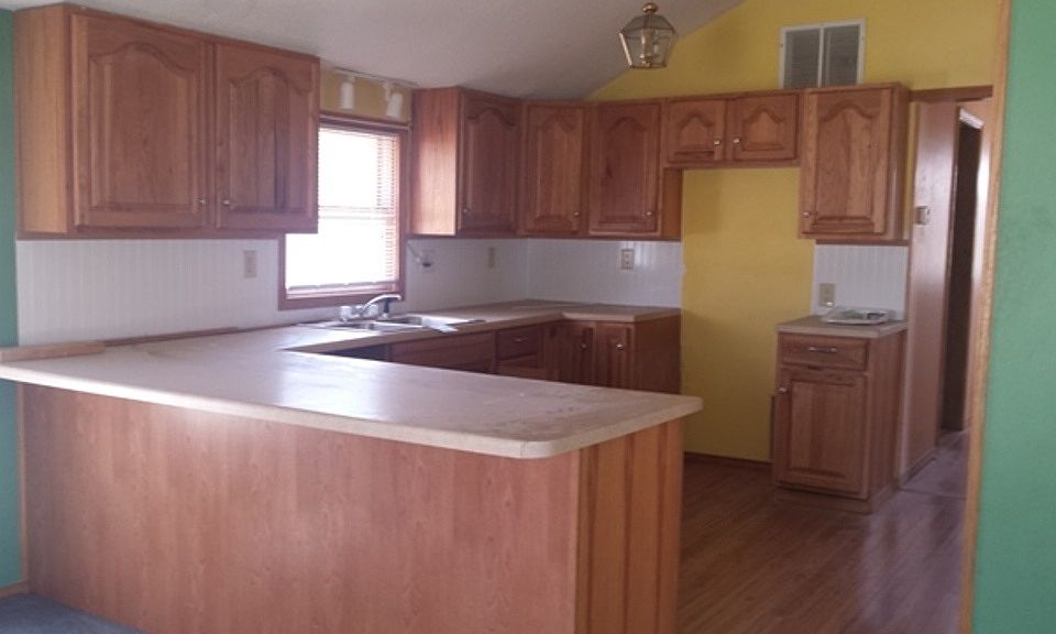 2nd image of 1909 S Bonn Ave