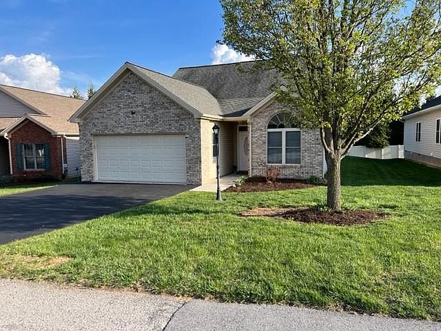 1st image of 225 Melody Dr