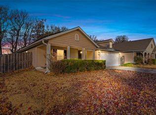 1435 S Holland Dr, Fayetteville, AR 72704
