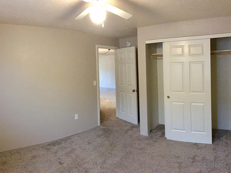 445 Crystal Dr — Photo 7