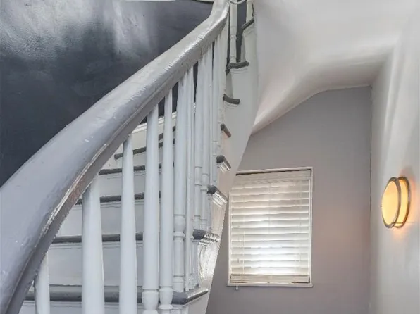 265 West 30th Street image 9 of 19