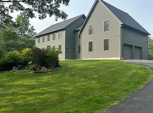 104 Stone Ridge Ln, Milford, PA 18337