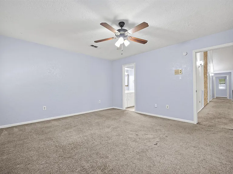 8103 Oak Moss Dr — Photo 42