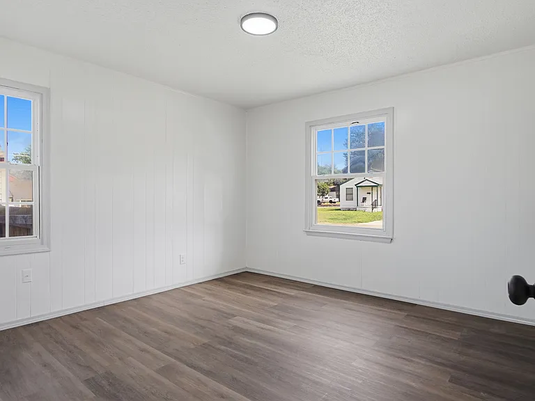 549 E Ercoupe Dr — Photo 25