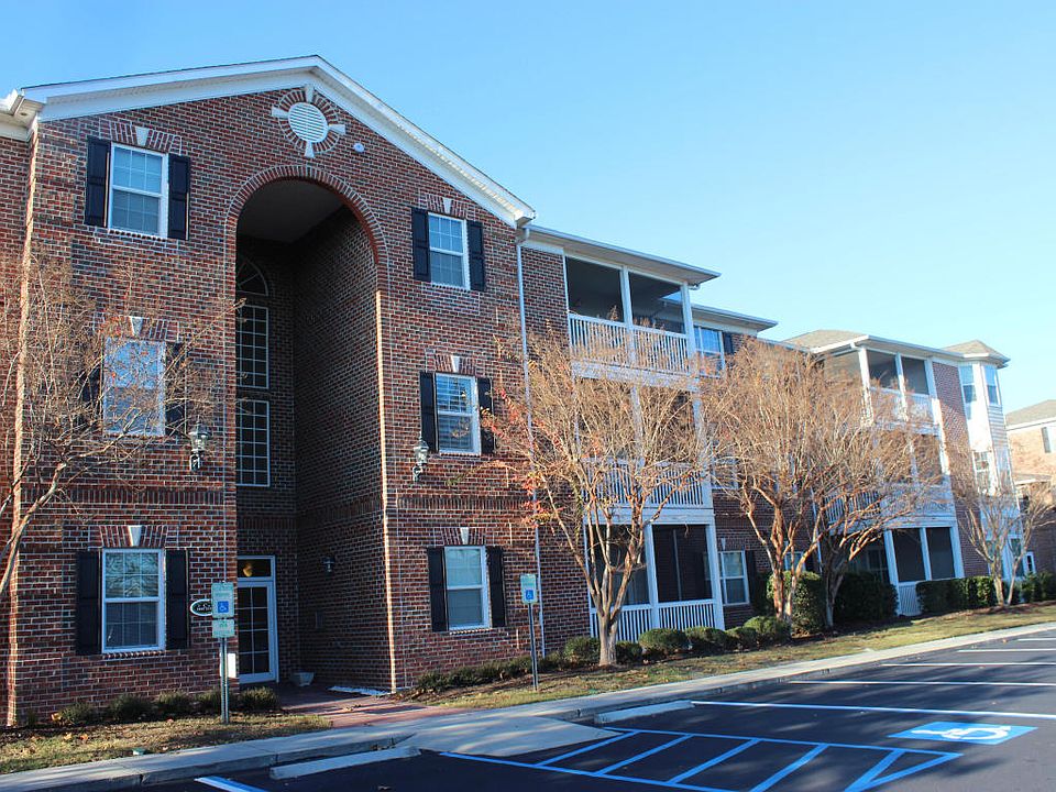 1st image of 1493 Cambridge Lakes Dr