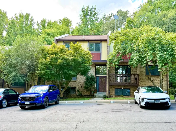 6834 Deer Run Dr, Alexandria, VA 22306