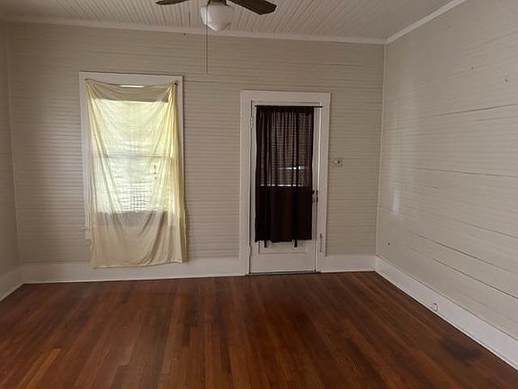 3rd image of 550A Glenmore Ave #A