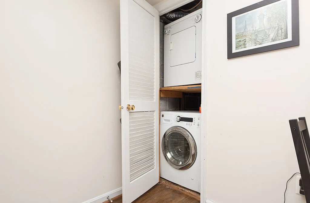 One Month Free Rent! — Photo 4
