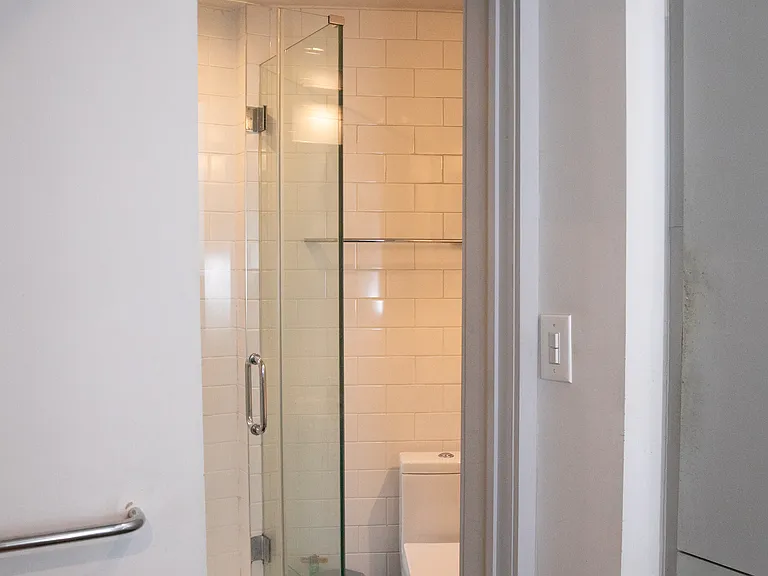 118 Perry St #J41 — Photo 11