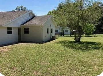 3 bed, 1100 sqft, $1,700 — Photo 3