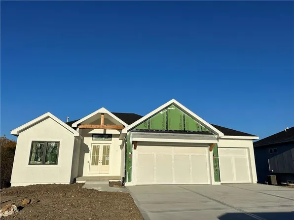 2751 SW Heartland Rd, Lees Summit, MO 64082