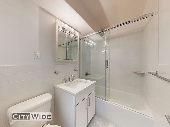 4th image of 405 E 56th St #7R