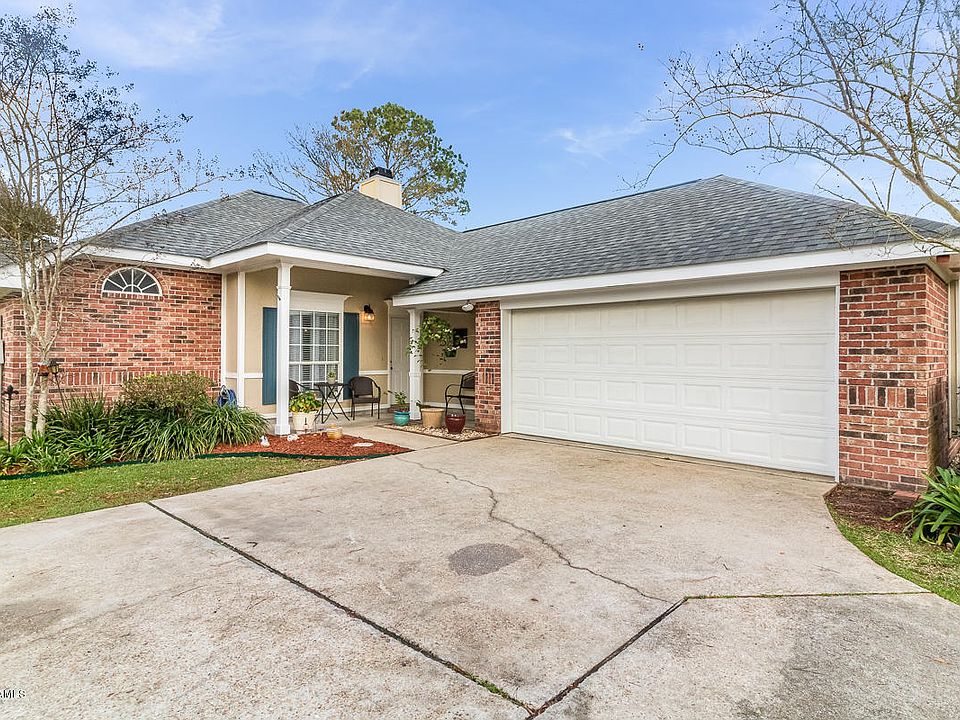 1st image of 111 Briar Green Dr