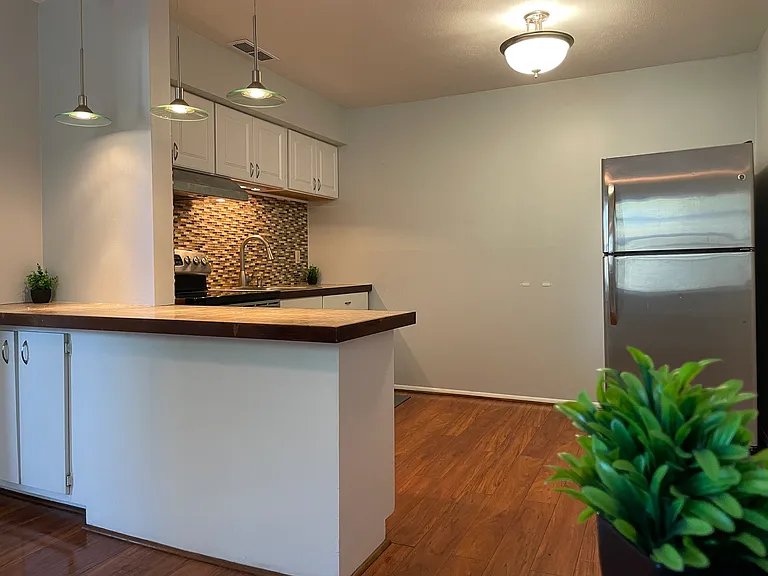 9015 Westchester Cir #39 — Photo 16