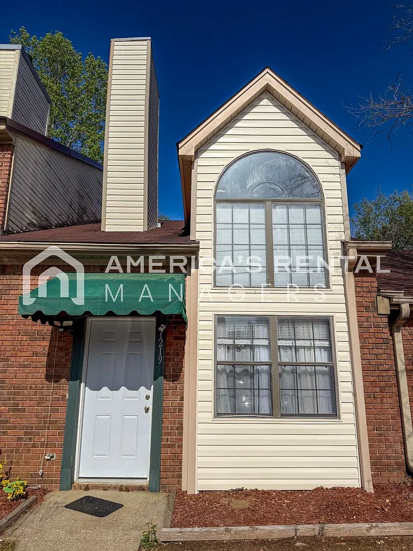 Deposit Pending! 2 Bed, 2 Bath Townhome At 1219 Magnolia Place, Birmingham, al 35215! Available T... — Photo 3
