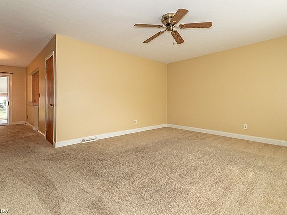 4th image of 226 Saint Lawrence Blvd