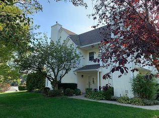 147 Erin Ln, East Setauket, NY 11733