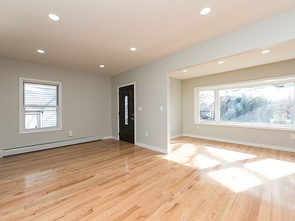3rd image of 17617 137th Ave