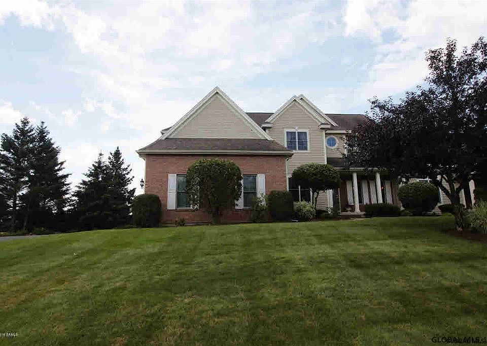 1st image of 7 Overlook Dr