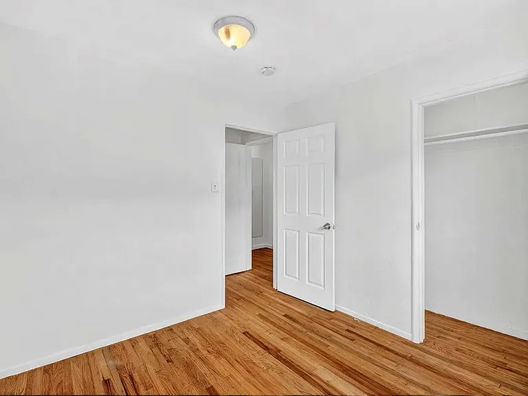 335 S 26th St — Photo 2