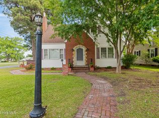 1306 W Church St, Elizabeth City, NC 27909