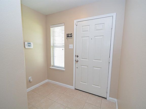 3rd image of 6811 Nectarine Ln