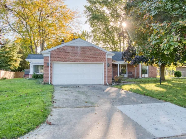 1010 Meadow Dr, Owosso, MI 48867