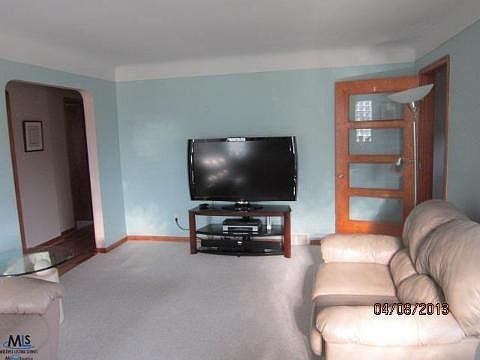 5th image of 5149 Robert St