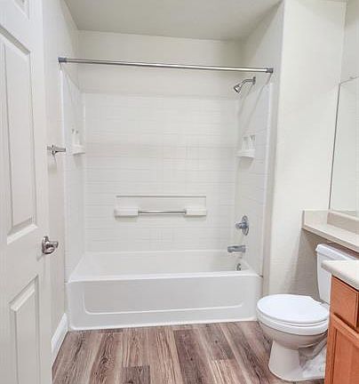 3rd image of 5201 Laguna Oaks Dr #65-1