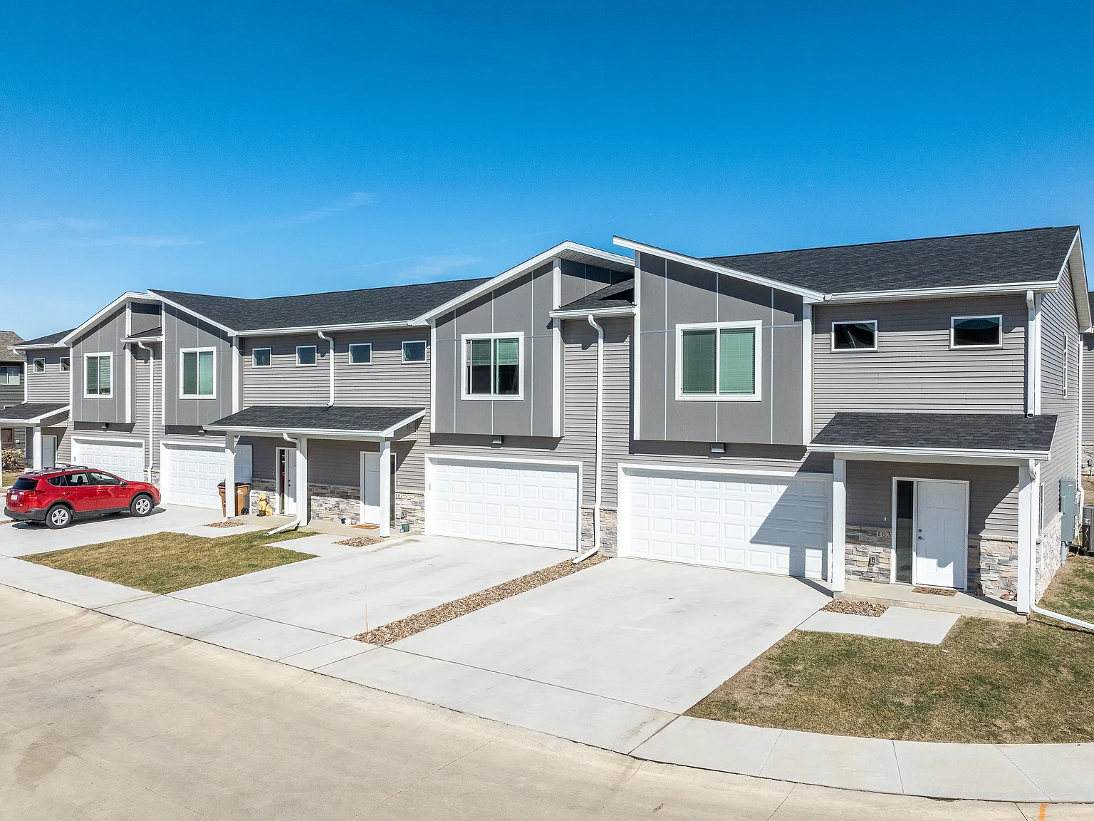 James Point Luxury Townhomes — Photo 2